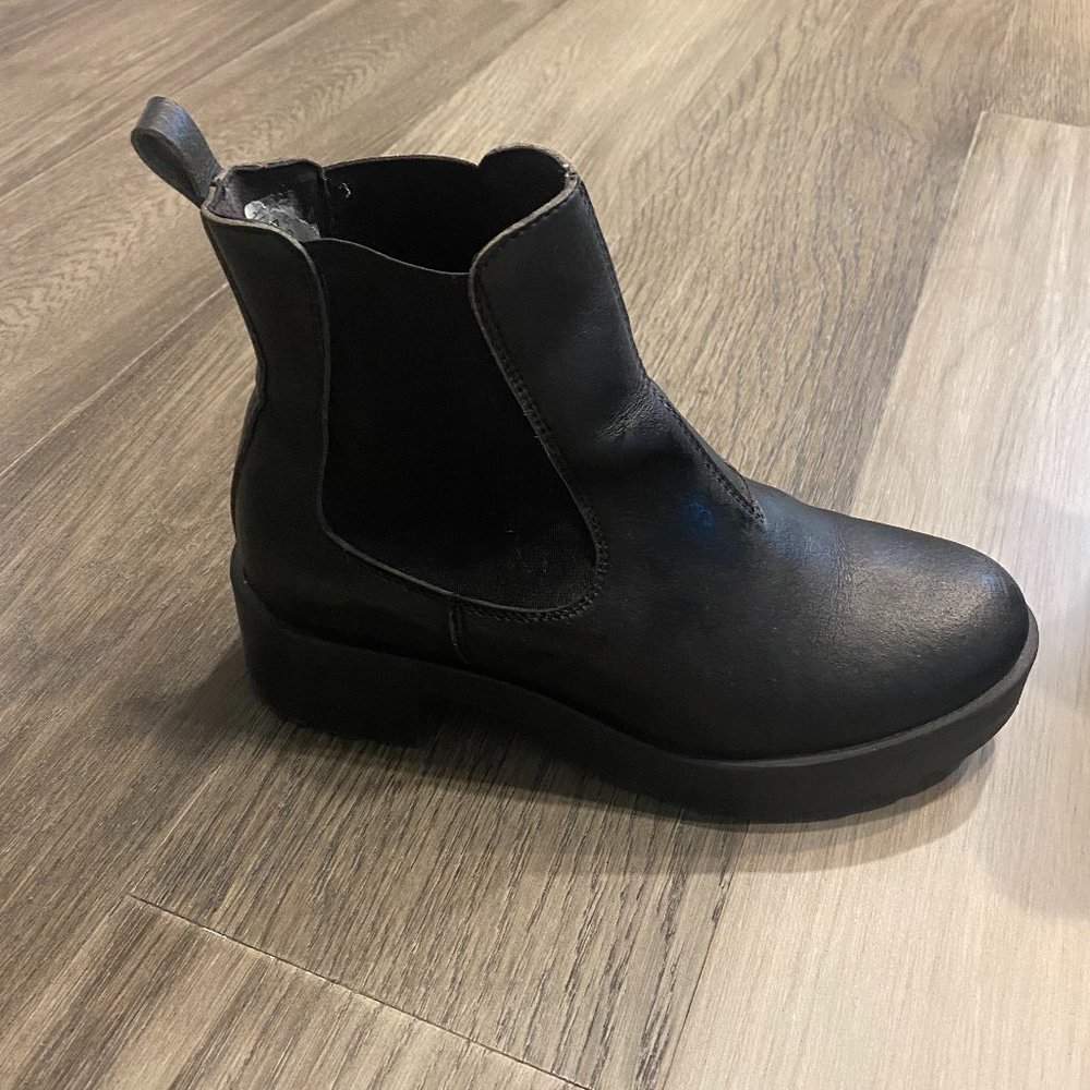 Vegan 'Leather' Chelsea Boots